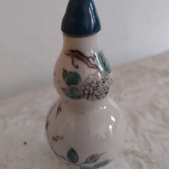 Antique Hand Painted Chinese Snuff Jar - Picture 4 of 4